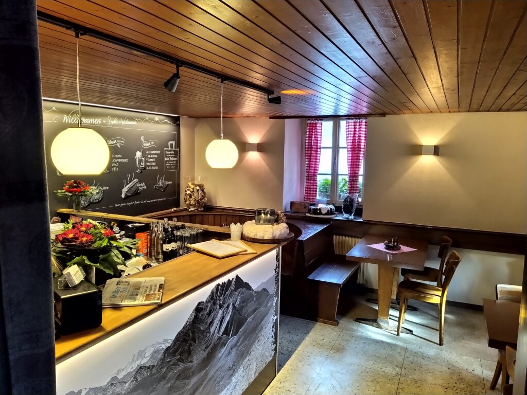 Restaurant Grängjerstuba Grengiols Walliser Spezialitäten Aletsch Goms Bar und Bistro 2